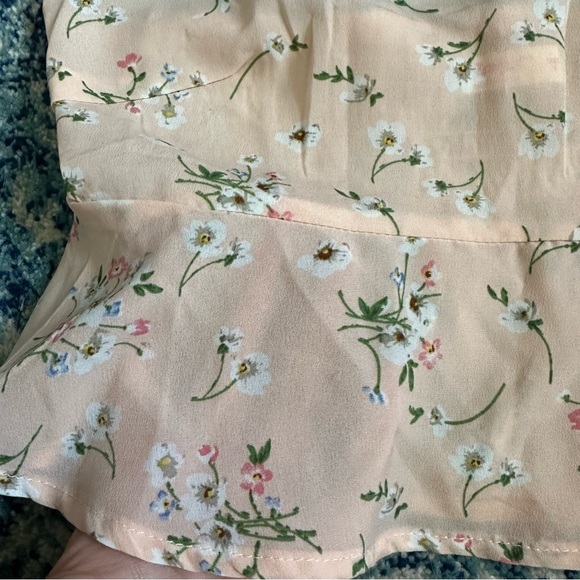 2/$20 | Peachy Floral Peplum Cami - Picture 5 of 7